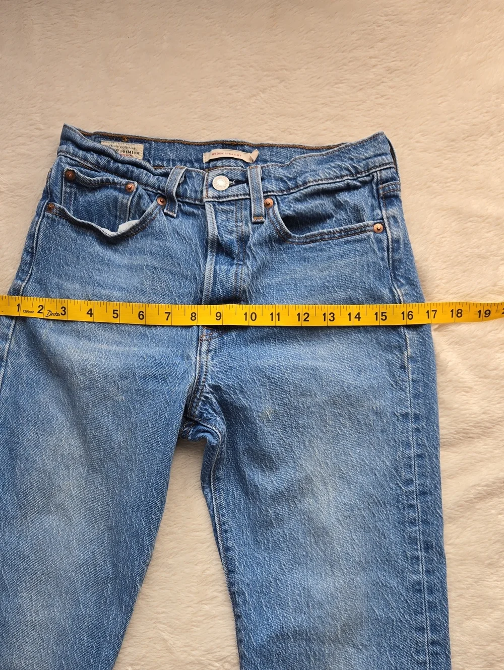 Levi's Premium Wedgie Straight Jeans Size 27 W27 L28 Medium Wash High Rise